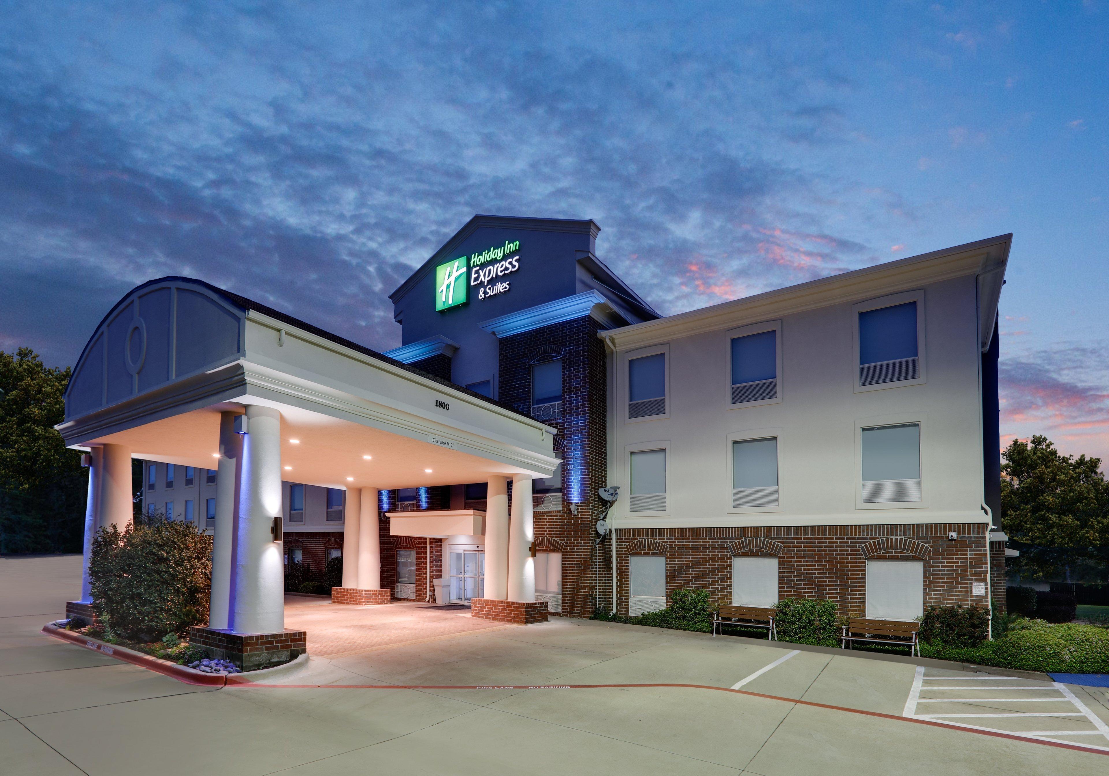 Holiday Inn Express Hotel & Suites Cleburne By Ihg מראה חיצוני תמונה