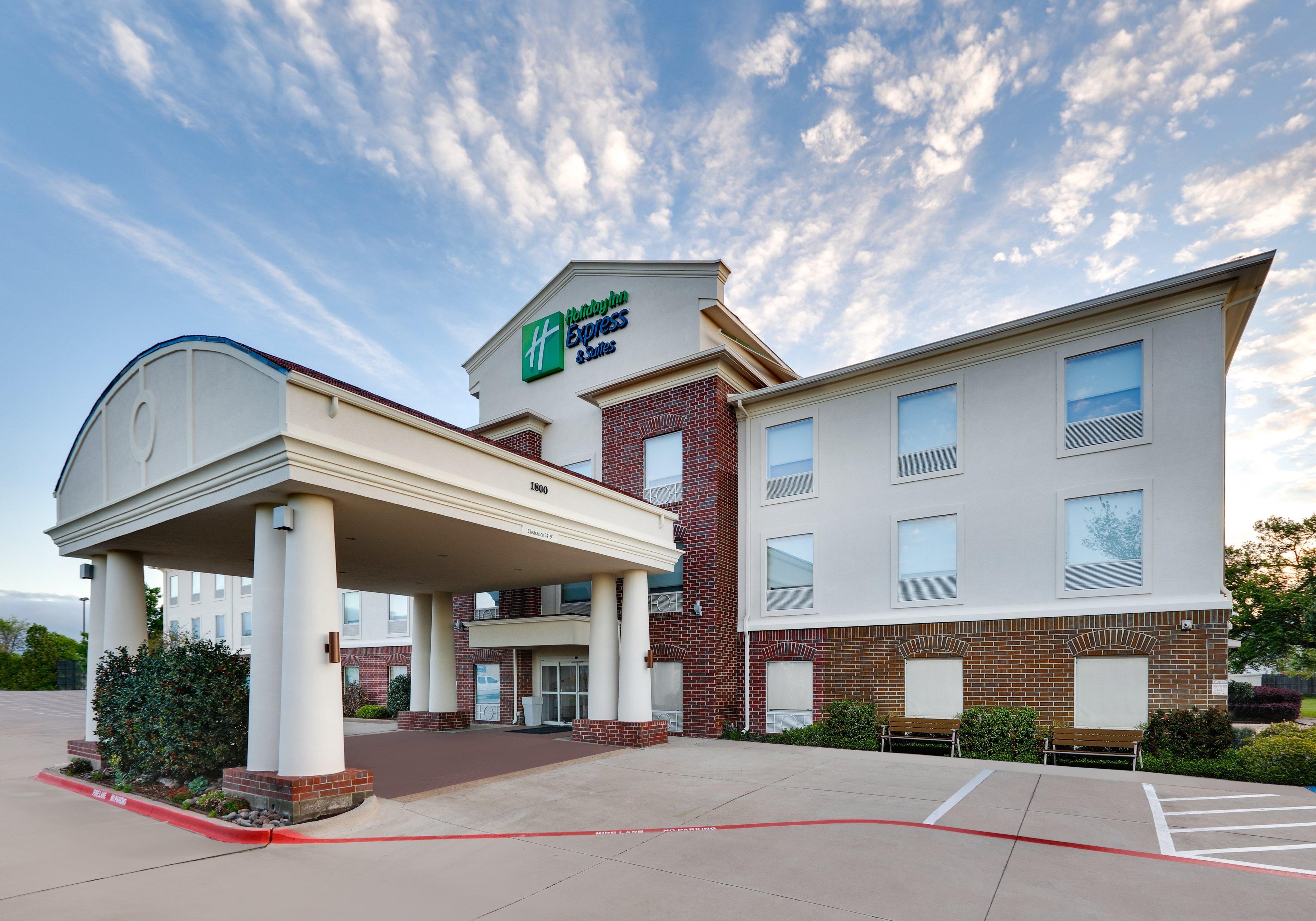 Holiday Inn Express Hotel & Suites Cleburne By Ihg מראה חיצוני תמונה