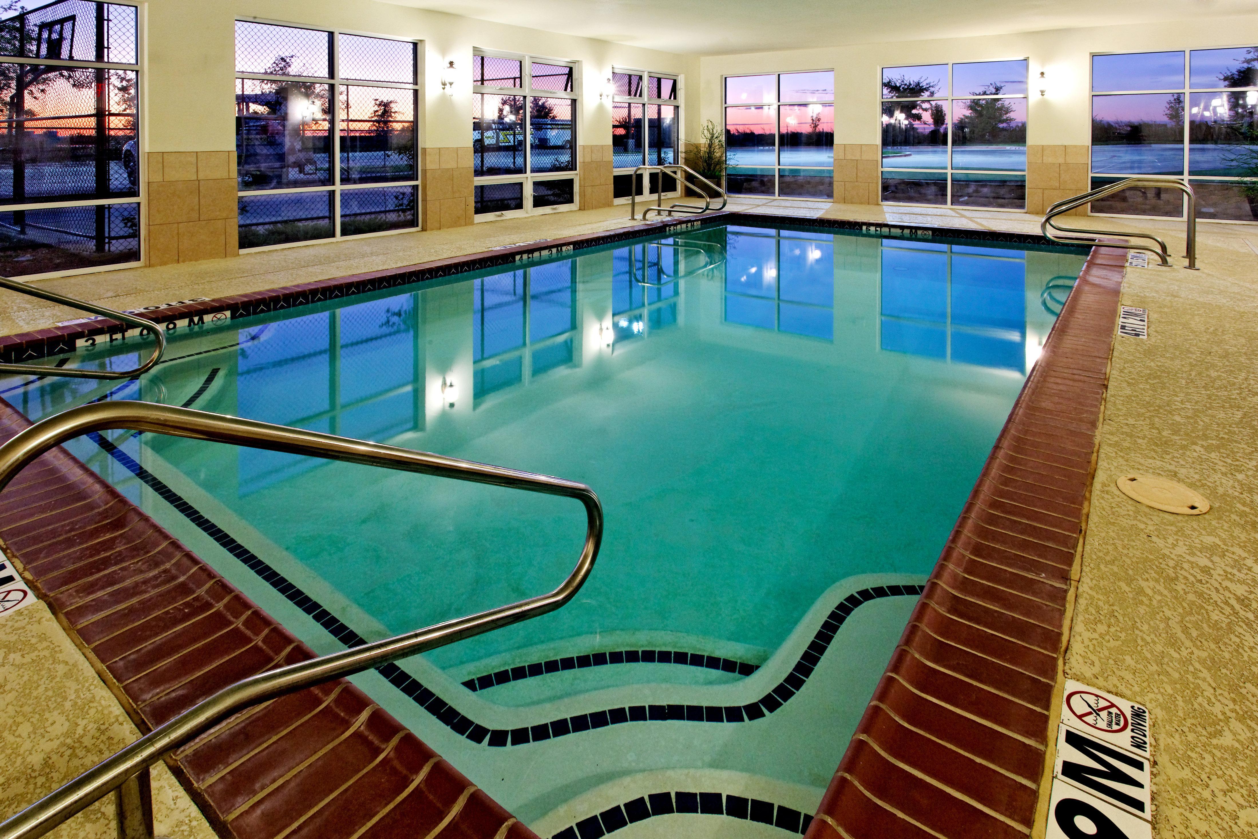 Holiday Inn Express Hotel & Suites Cleburne By Ihg מראה חיצוני תמונה